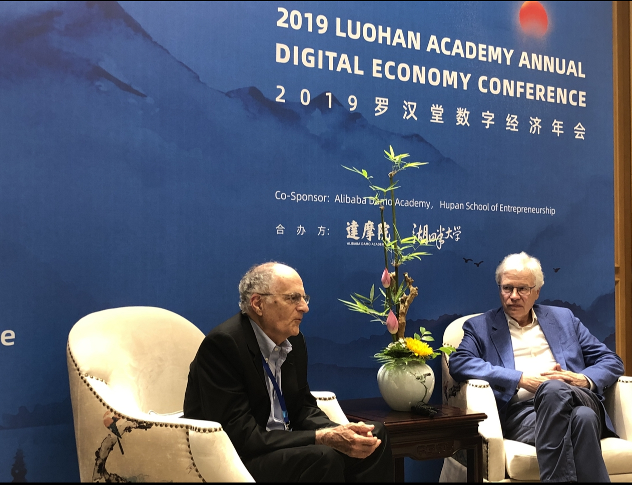 全球第一桶地下原位热解煤焦油在陕西产出