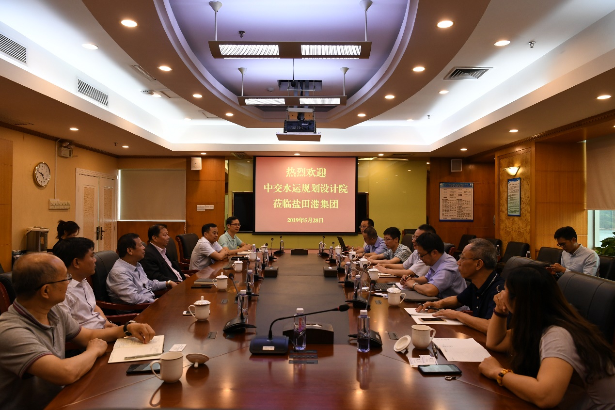 趣致集团二闯港交所