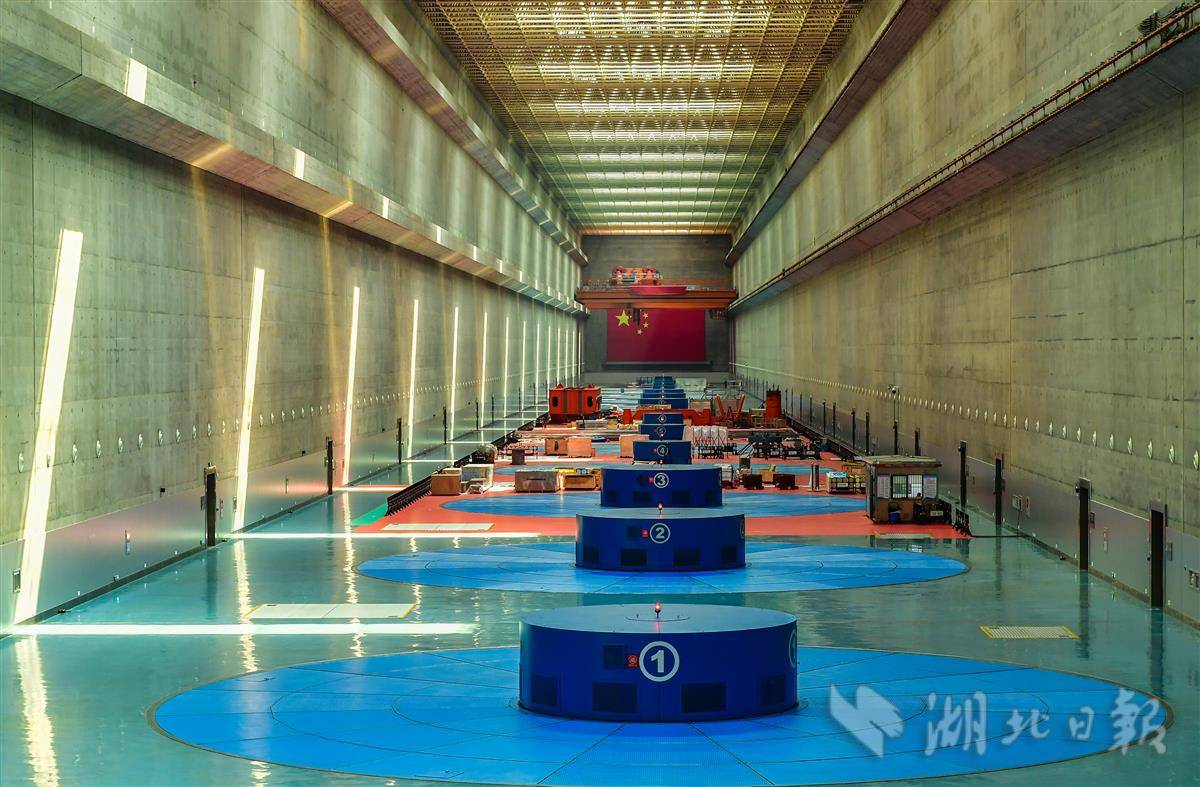 雅砻江流域水风光一体化基地发电量突破万亿千瓦时