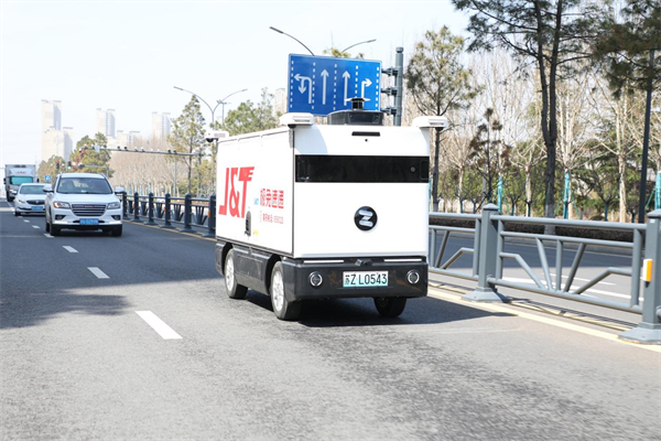 新石器无人车获6亿元融资，无人配送进入“下半场”