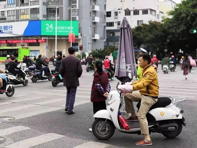 交易额骤降近3成！十字路口的中国S市场：向左还是向右？