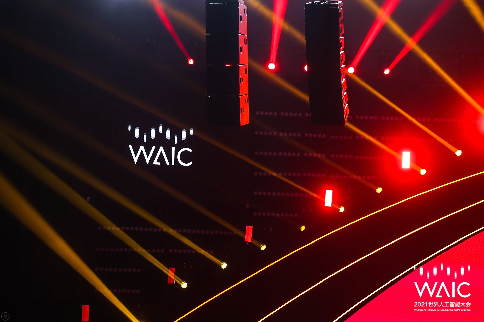 “港版淡马锡”再下一城，押注李彦宏创立的AI生物公司