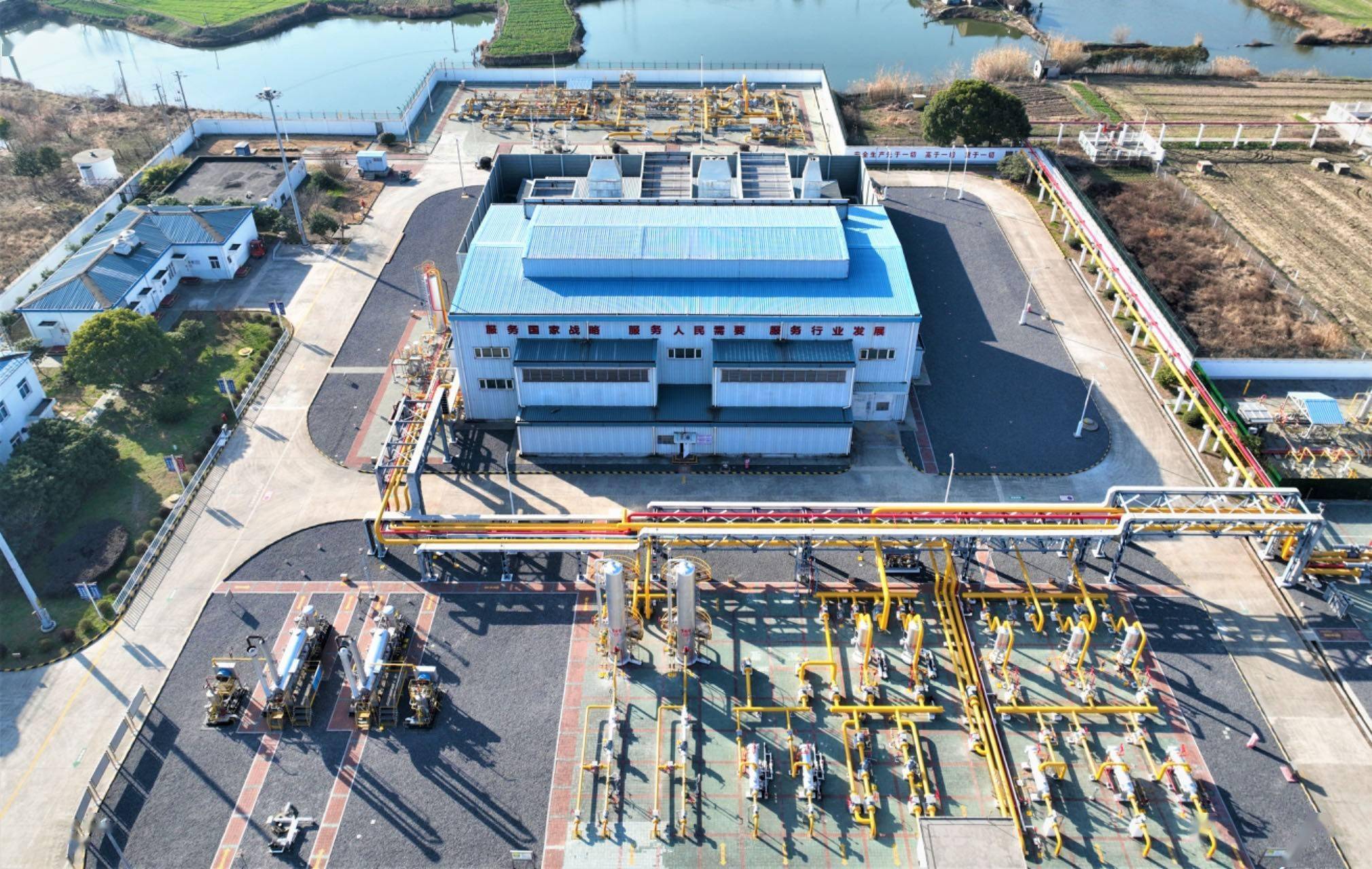 我国渤海首口超深井获高产油气流