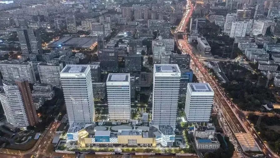 屠光绍：上海打造科创、金融“双中心”需构建新的桥梁