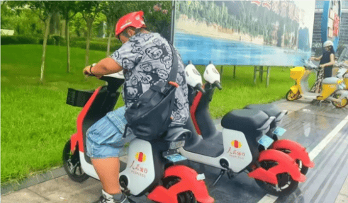 互撕升级！郑刚·果郡王VS罗永浩·钮祜禄，要拍《中国散伙人》？罗永浩最新回应