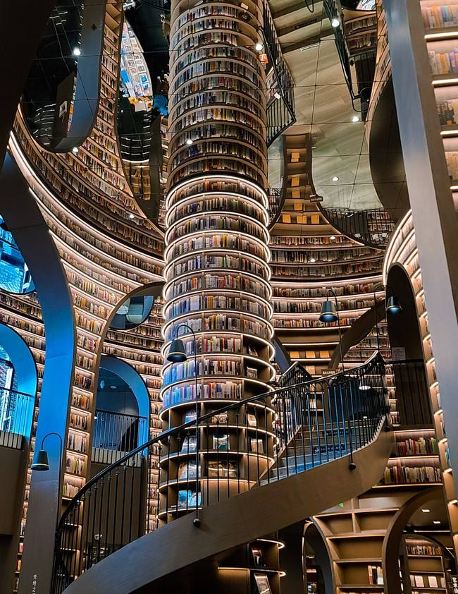 “网红”书店突然宣布终止营业：开业仅三年，千万股权被冻结