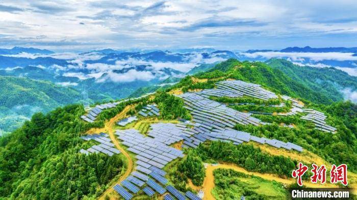 中国新能源发电装机占比超四成