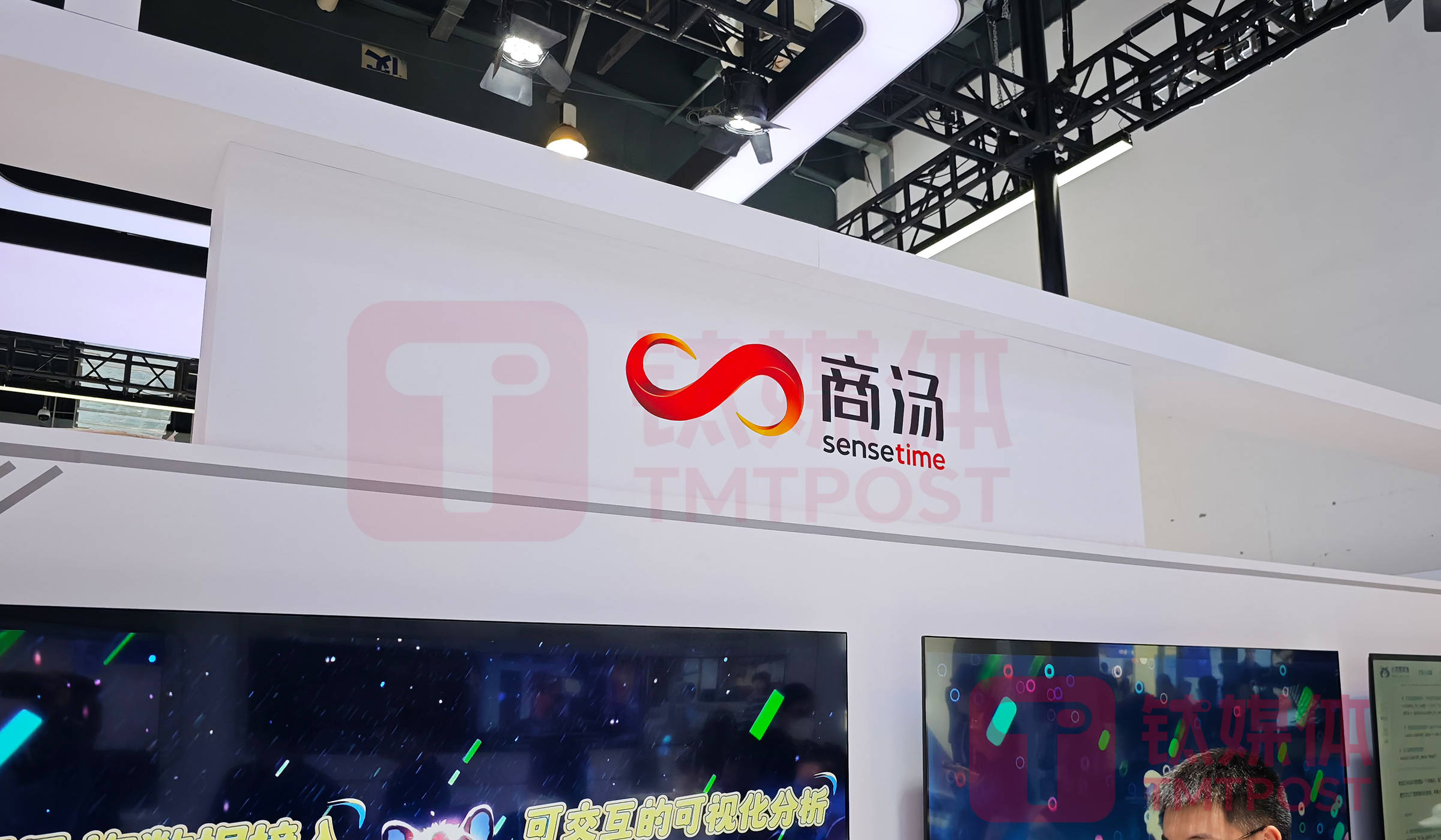 朱啸虎：AI应用创业者要勇于承认自己没有壁垒