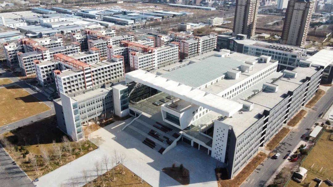 首届钢结构建筑产业链创新成果推广交流会在唐山举行 中国二十二冶以钢结构装配式建筑为“好房子”建设加码助力