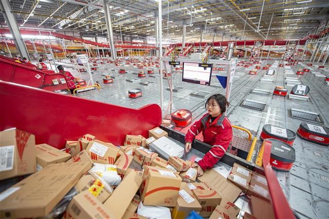 京东也上机器人的“牌桌”了