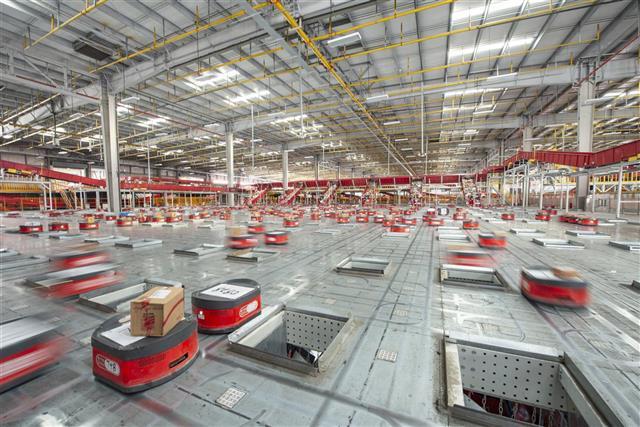 京东也上机器人的“牌桌”了