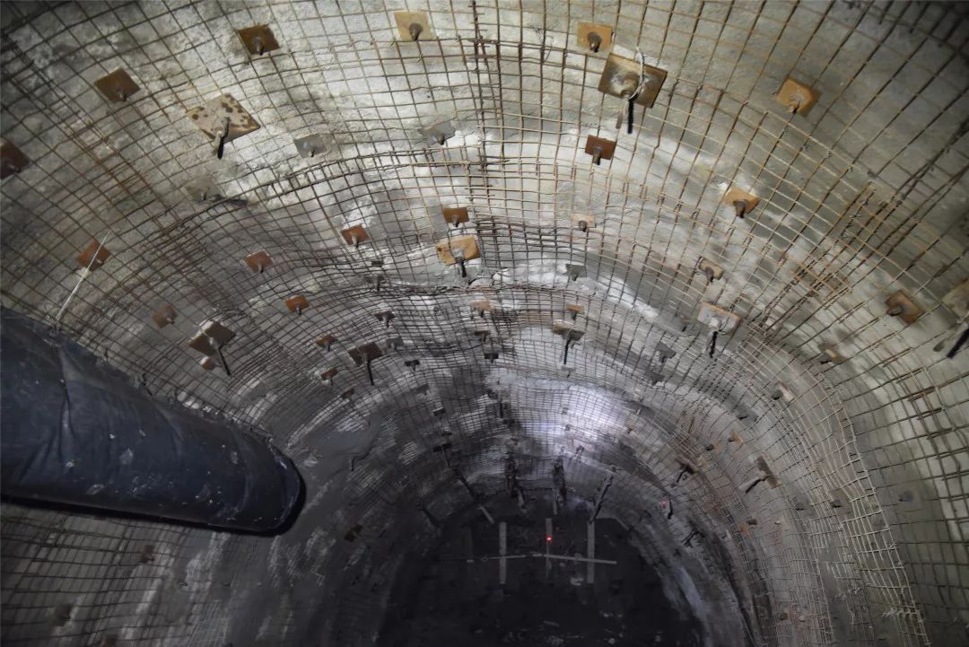 建一条通向生命安全的标准化巷道