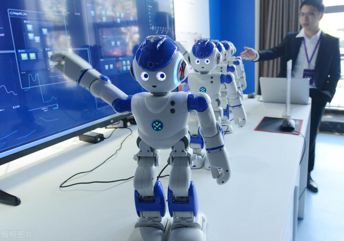 获富临精工数千万元订单，智元机器人落地料箱搬运等工业场景