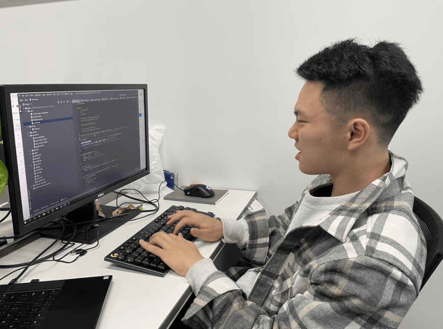 中国00后AI创业，“第一天就瞄准出海”